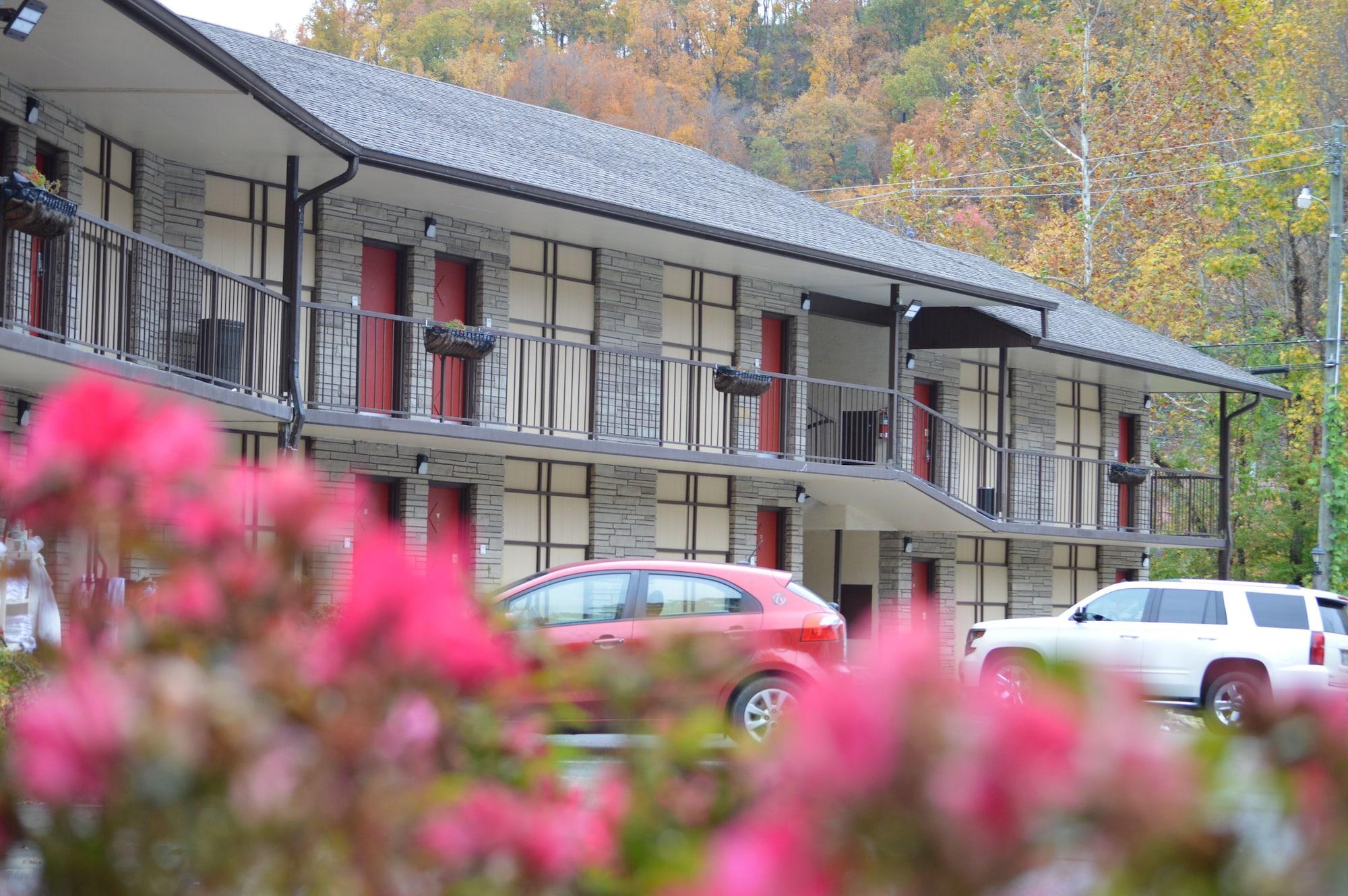 Econo Lodge Inn & Suites On The River Gatlinburg Dış mekan fotoğraf