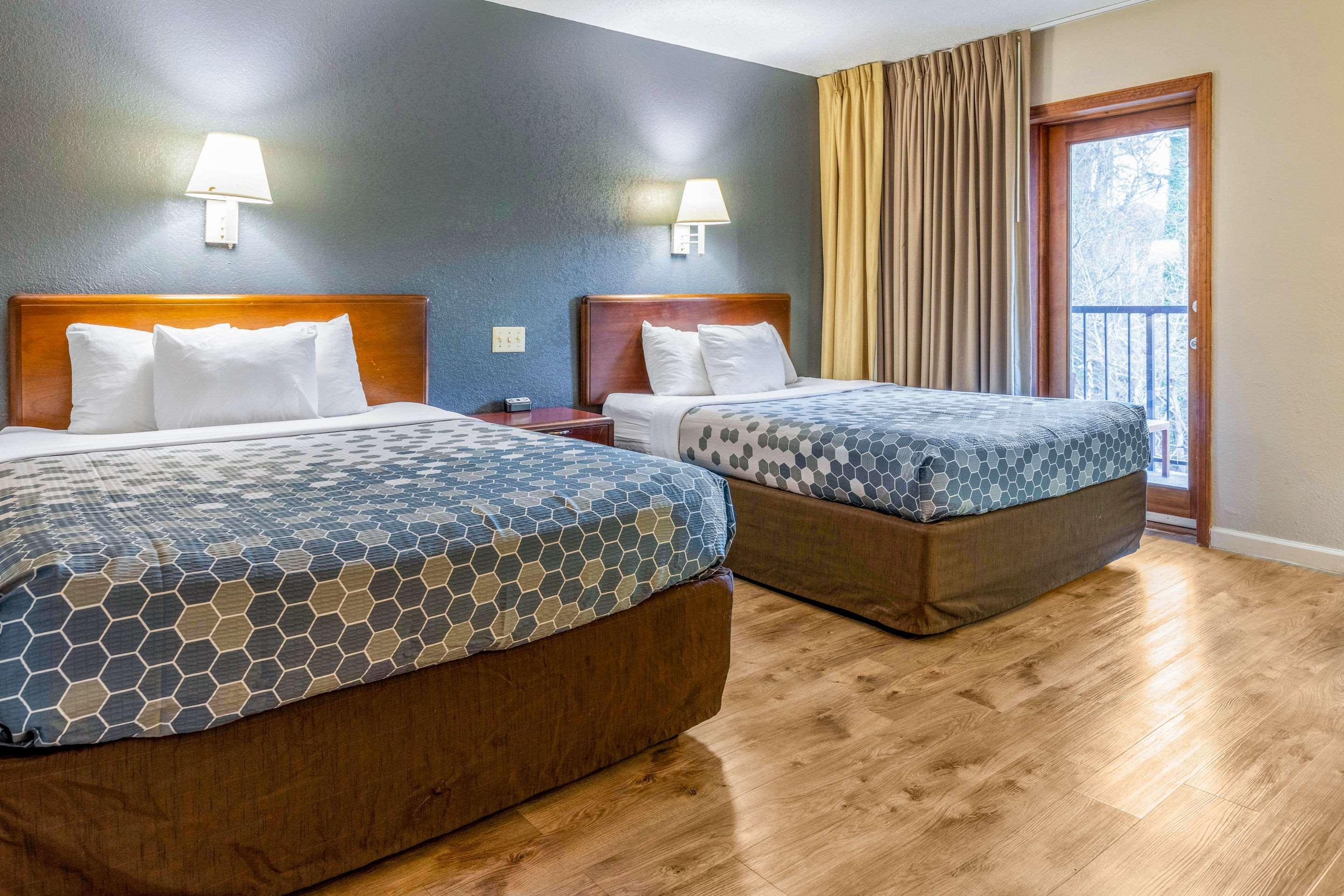 Econo Lodge Inn & Suites On The River Gatlinburg Dış mekan fotoğraf