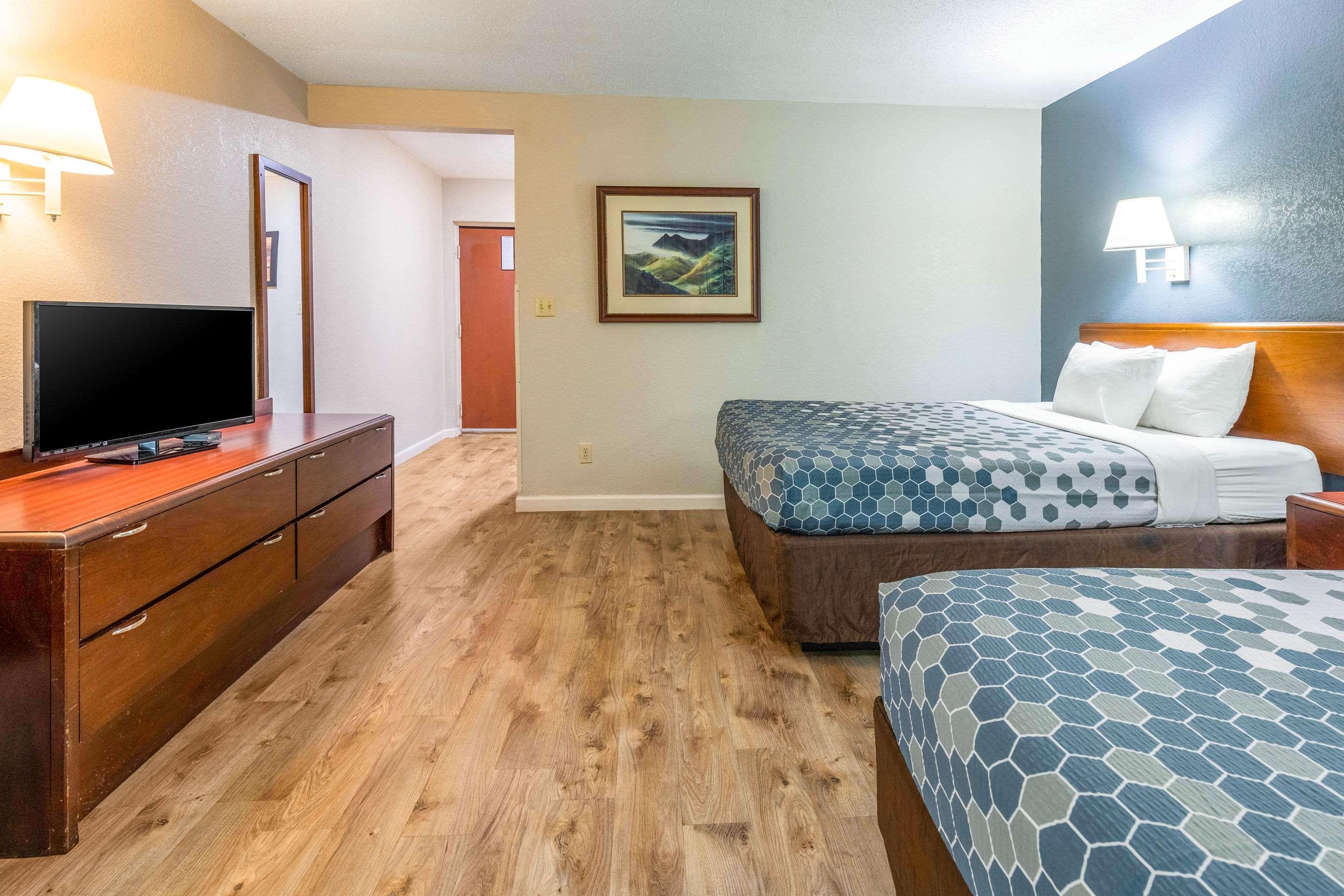 Econo Lodge Inn & Suites On The River Gatlinburg Dış mekan fotoğraf