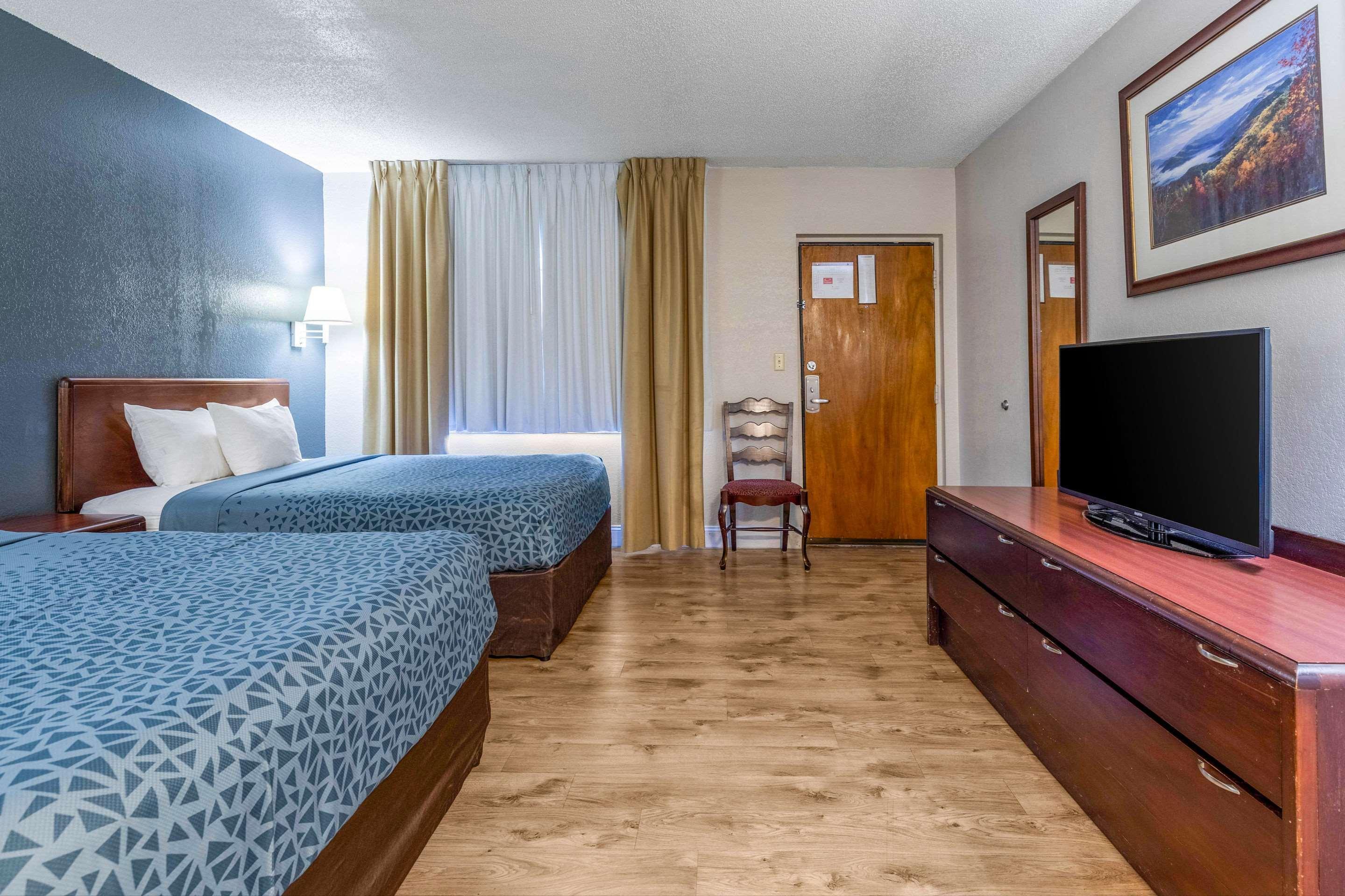 Econo Lodge Inn & Suites On The River Gatlinburg Dış mekan fotoğraf