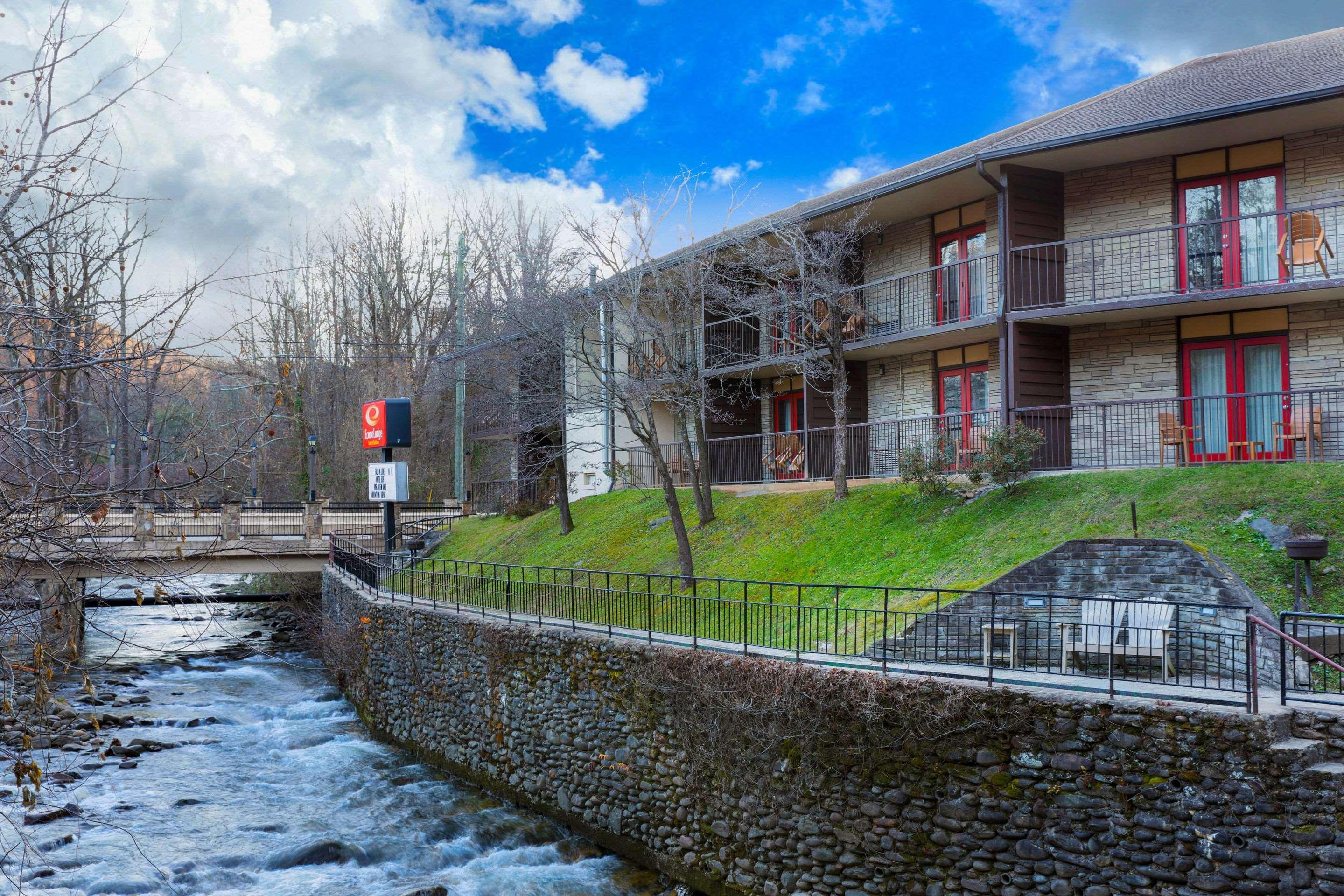 Econo Lodge Inn & Suites On The River Gatlinburg Dış mekan fotoğraf