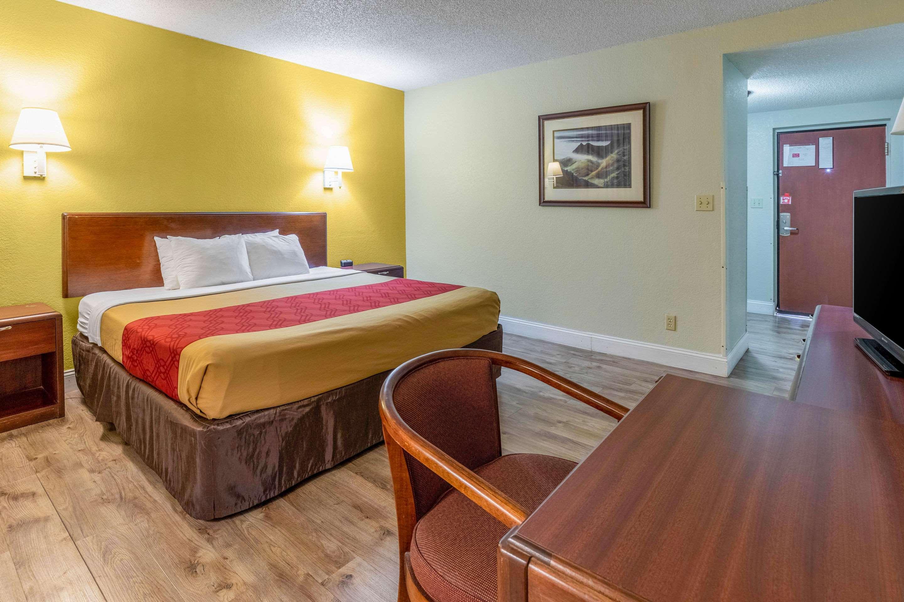 Econo Lodge Inn & Suites On The River Gatlinburg Dış mekan fotoğraf