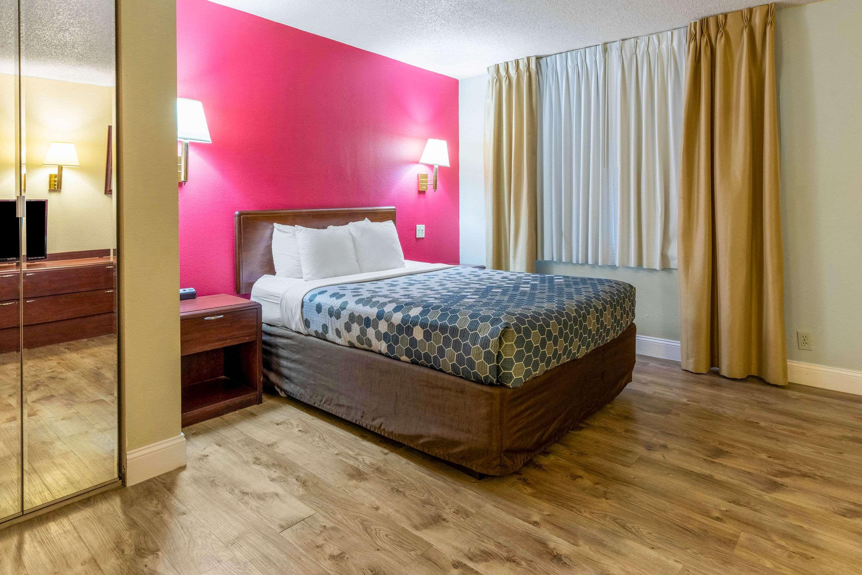 Econo Lodge Inn & Suites On The River Gatlinburg Dış mekan fotoğraf