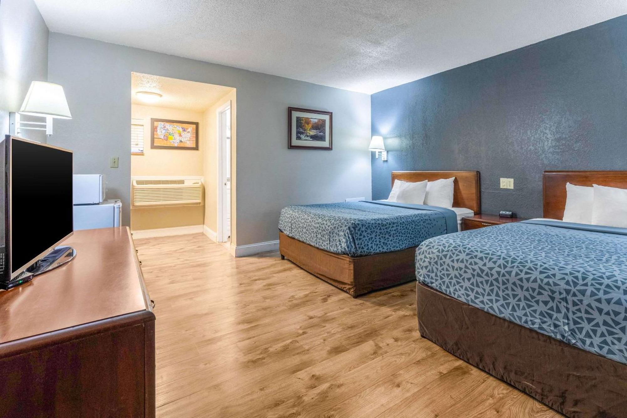 Econo Lodge Inn & Suites On The River Gatlinburg Dış mekan fotoğraf