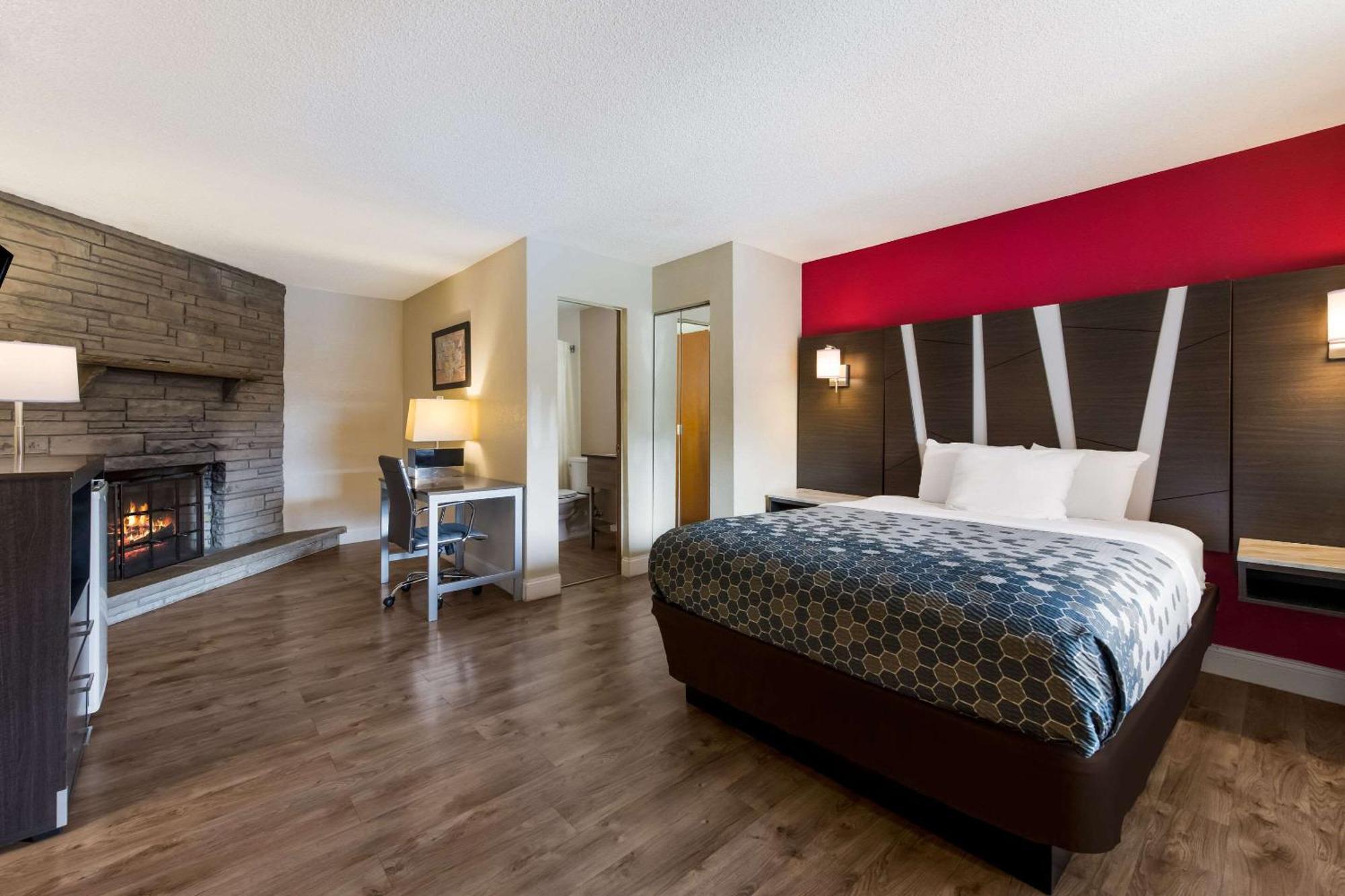 Econo Lodge Inn & Suites On The River Gatlinburg Dış mekan fotoğraf