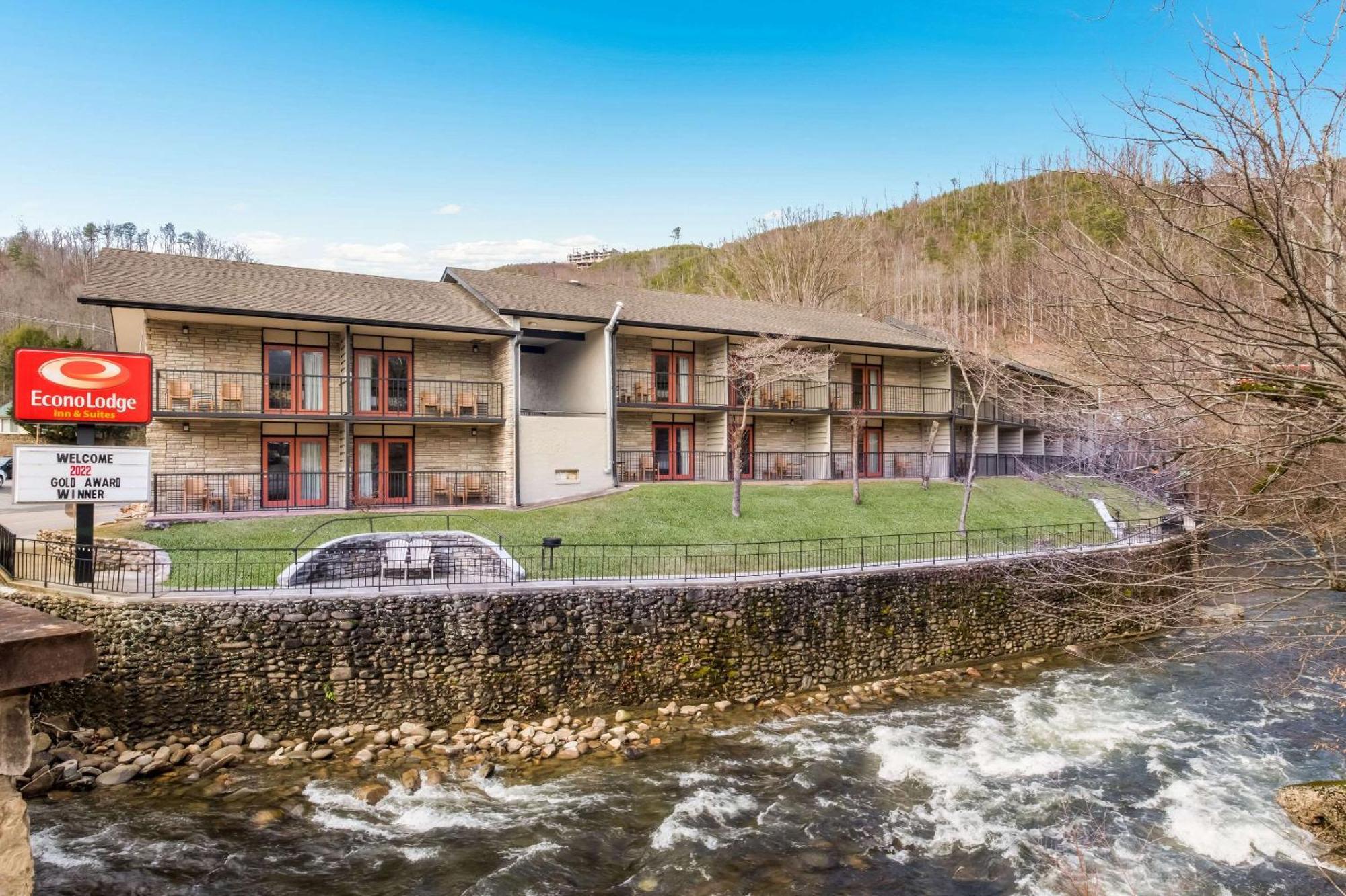 Econo Lodge Inn & Suites On The River Gatlinburg Dış mekan fotoğraf